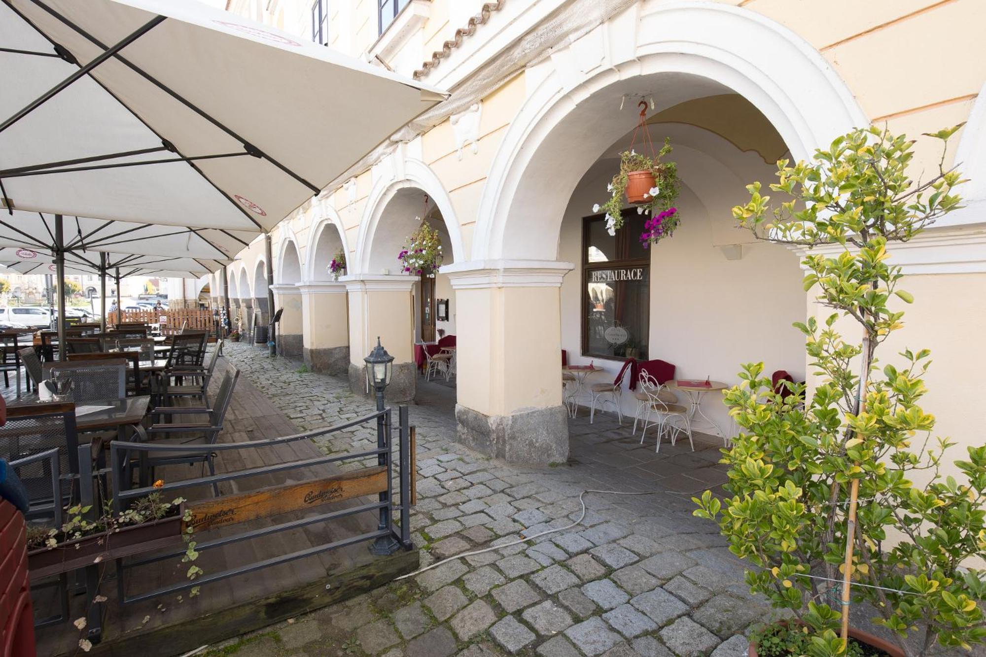 Hotel U Cerneho Orla Telc Luaran gambar
