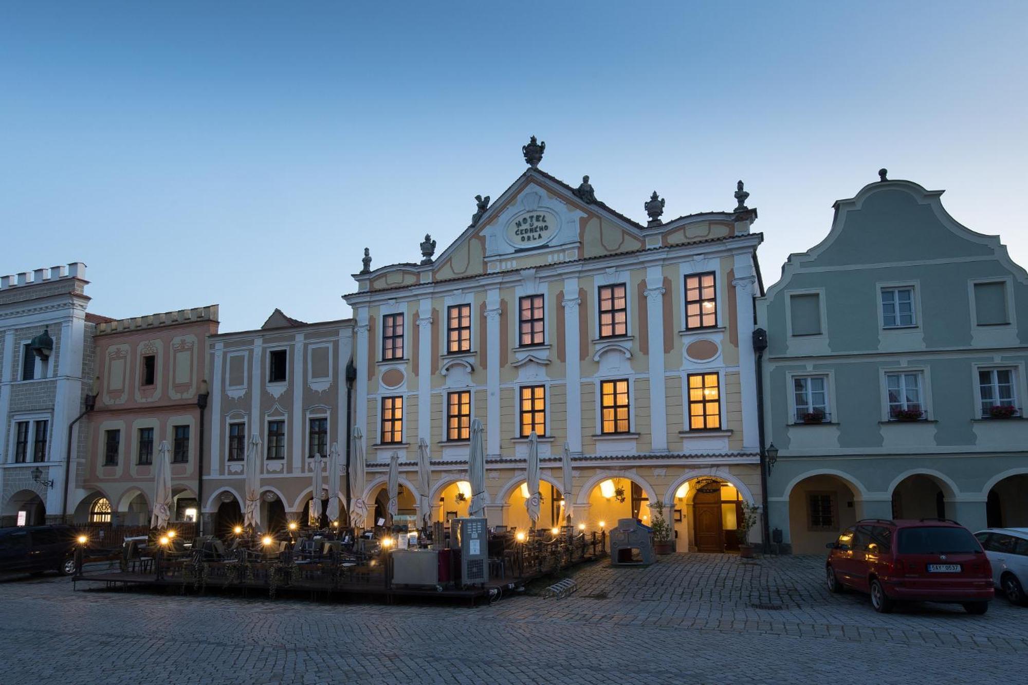 Hotel U Cerneho Orla Telc Luaran gambar