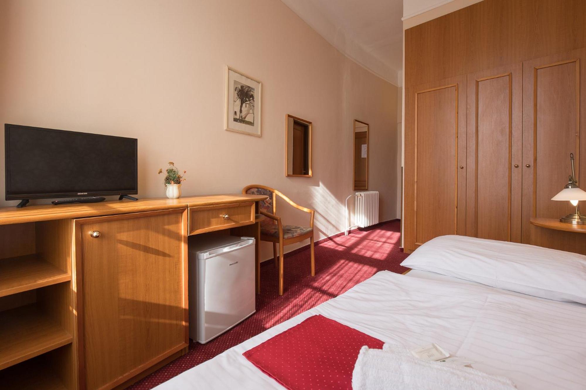Hotel U Cerneho Orla Telc Luaran gambar