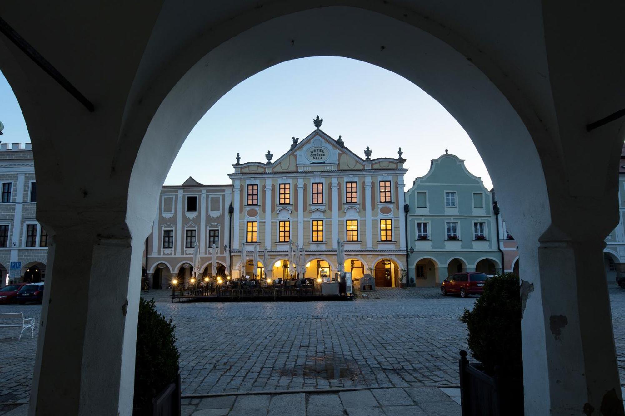 Hotel U Cerneho Orla Telc Luaran gambar