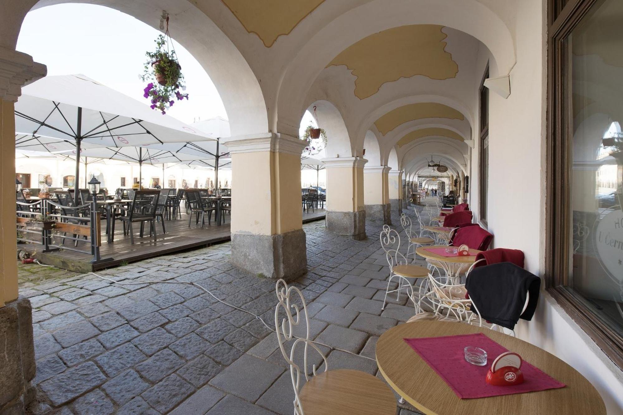 Hotel U Cerneho Orla Telc Luaran gambar