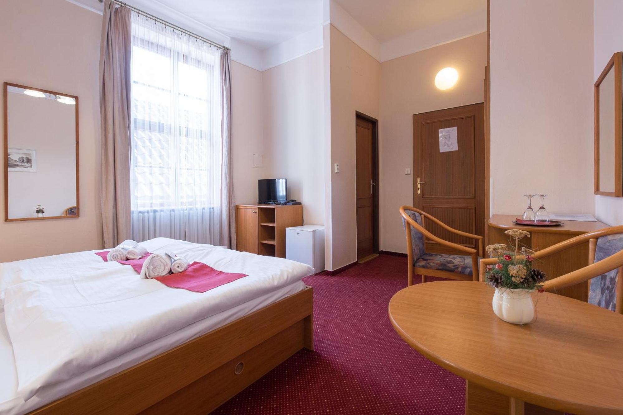 Hotel U Cerneho Orla Telc Luaran gambar