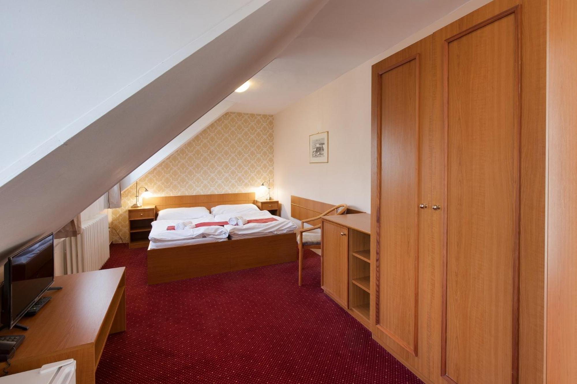 Hotel U Cerneho Orla Telc Luaran gambar