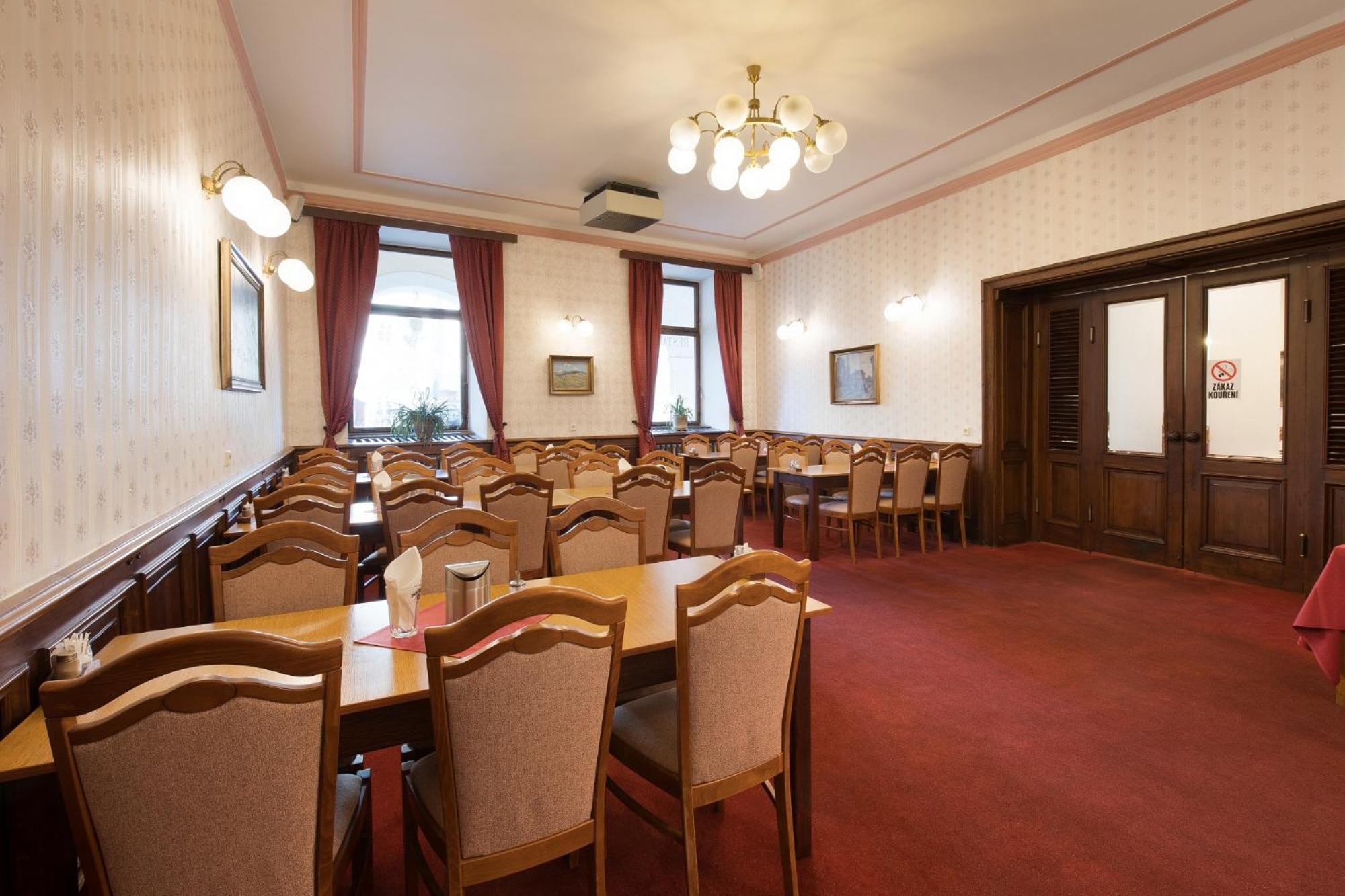 Hotel U Cerneho Orla Telc Luaran gambar
