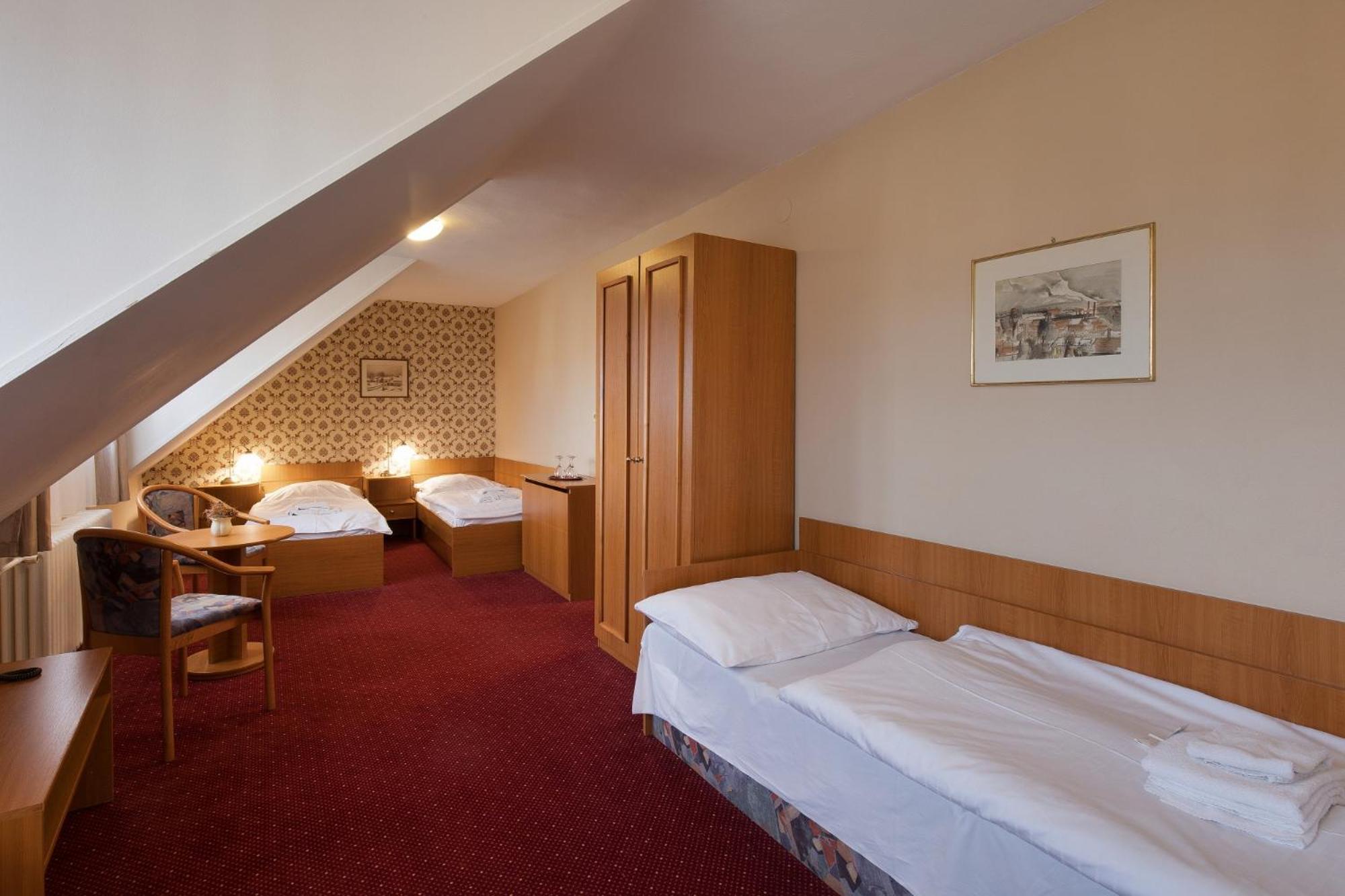 Hotel U Cerneho Orla Telc Luaran gambar