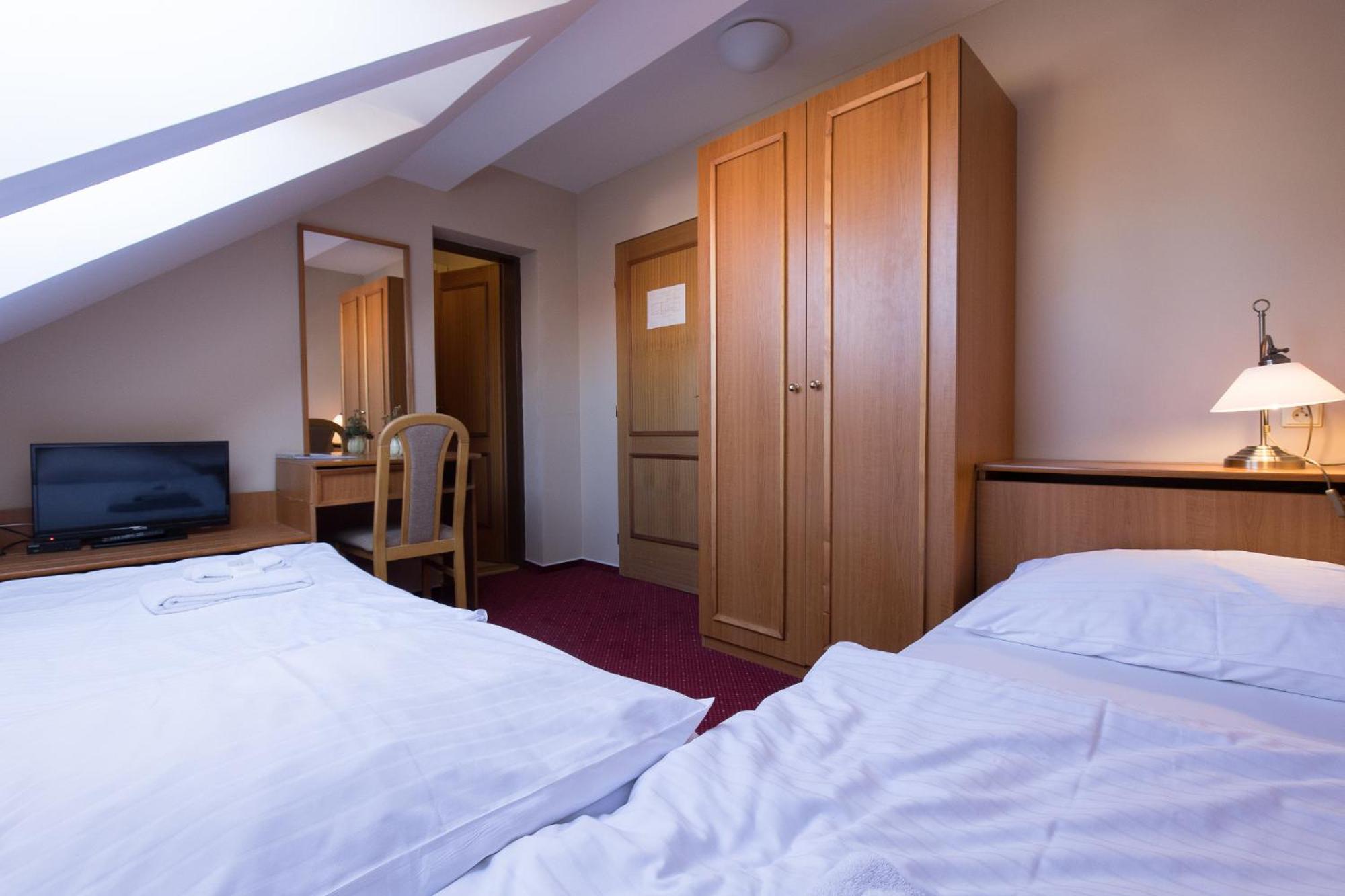 Hotel U Cerneho Orla Telc Luaran gambar