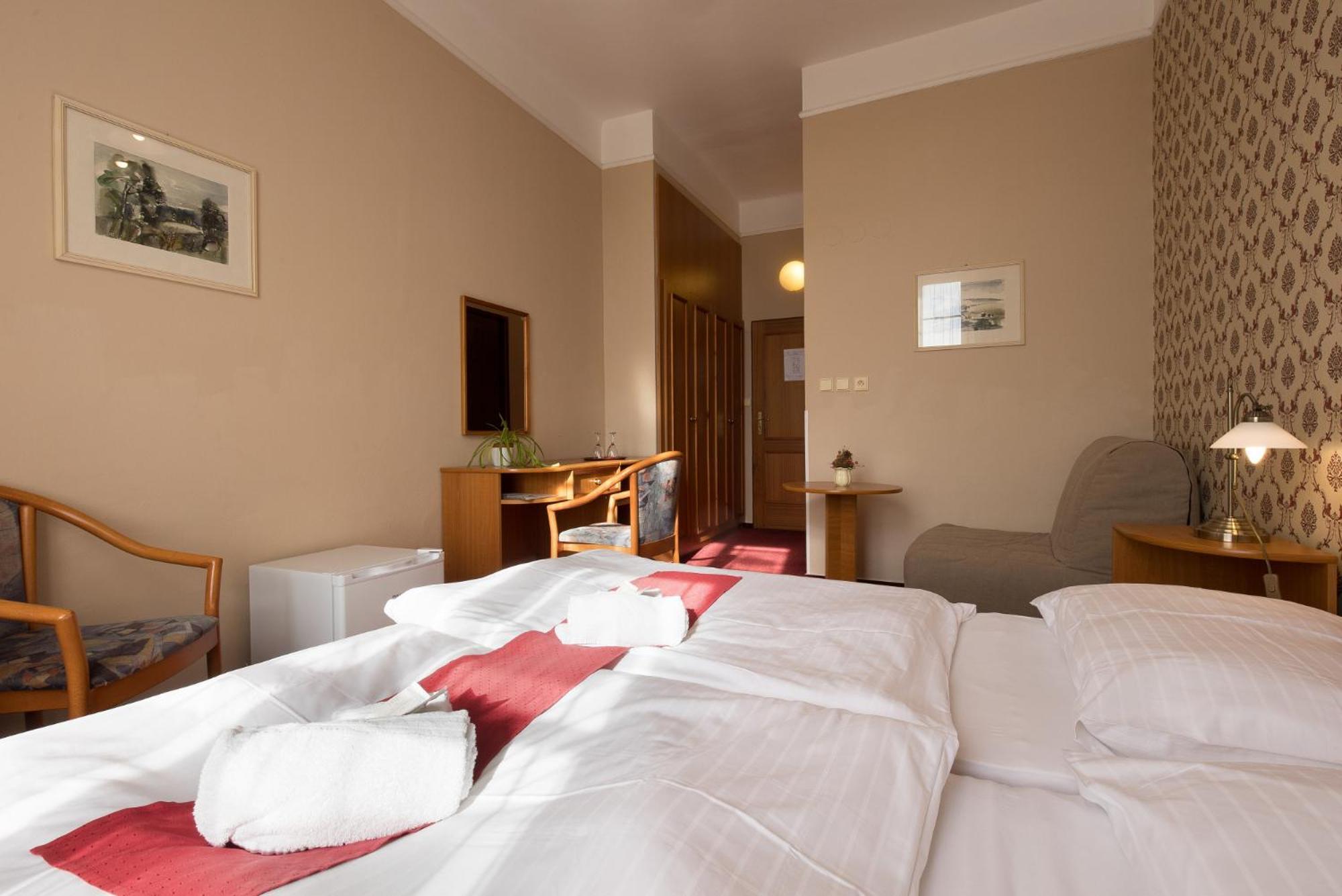 Hotel U Cerneho Orla Telc Luaran gambar